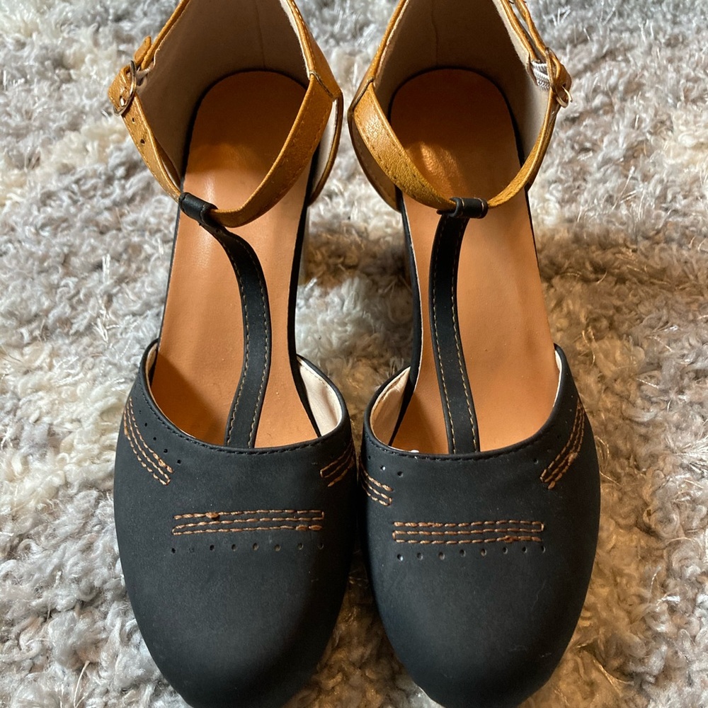 Dress shoes - Picture 2 of 5